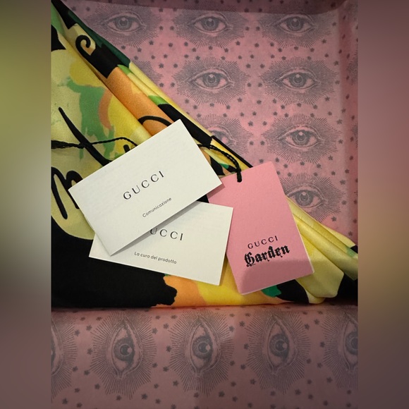 Rare Gucci Garden Scarf - Picture 4 of 8